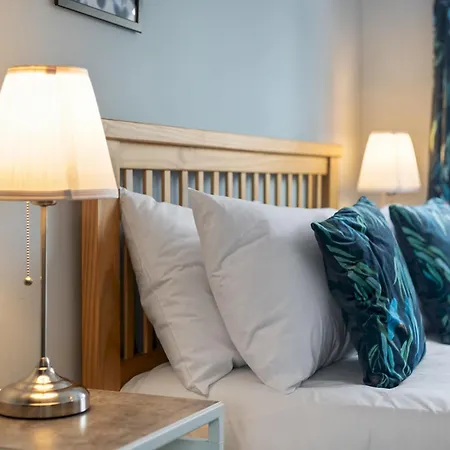 Bright Modern With Free Parking Pass The Keys Casa vacanze York