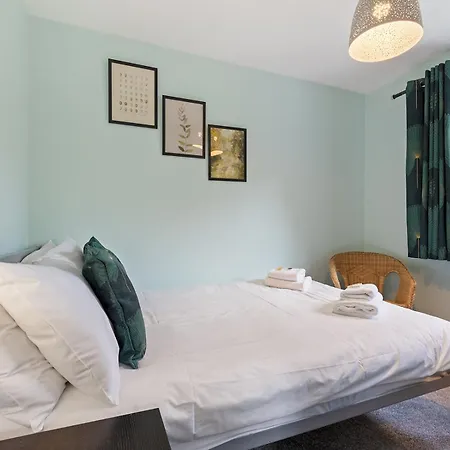 Bright Modern With Free Parking Pass The Keys *