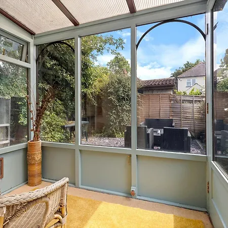 度假居 Bright Modern With Free Parking Pass The Keys *