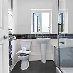 Bright Modern With Free Parking Pass The Keys *