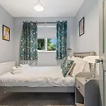 度假居 Bright Modern With Free Parking Pass The Keys