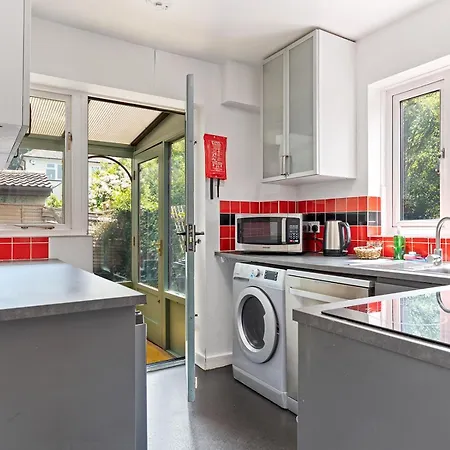 Bright Modern With Free Parking Pass The Keys * 요크