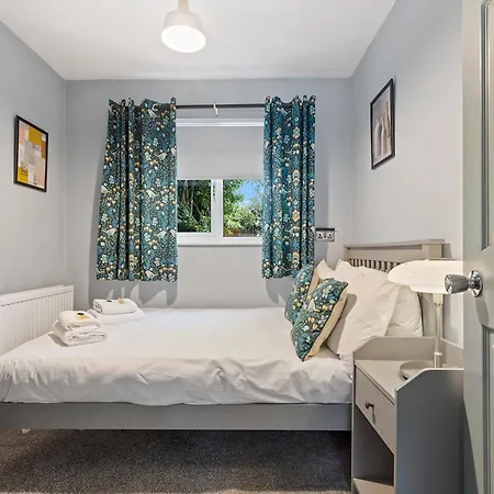 펜션 Bright Modern With Free Parking Pass The Keys