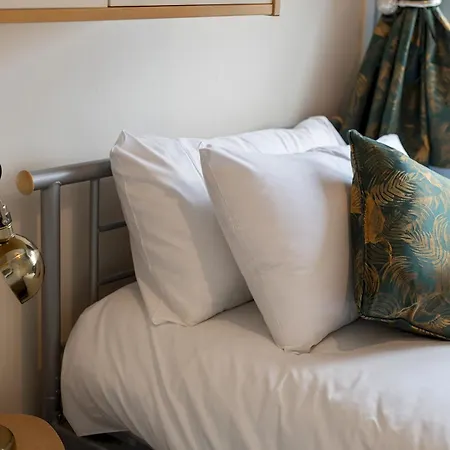 Σπίτι διακοπών Bright Modern With Free Parking Pass The Keys *